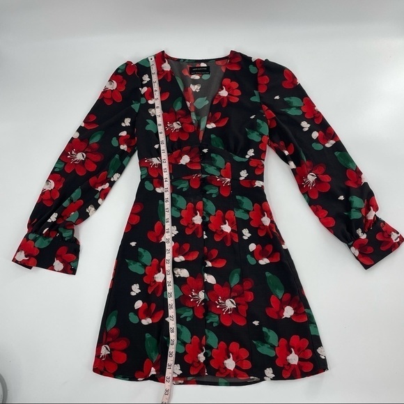 UO Michelle Plunging Long Sleeve Floral Mini Dress - Picture 7 of 13